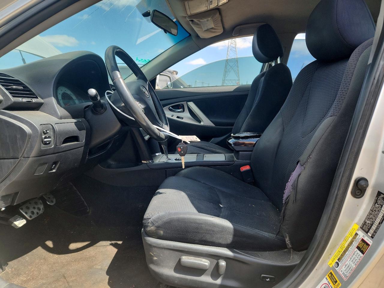 2010 TOYOTA CAMRY SE photo 7