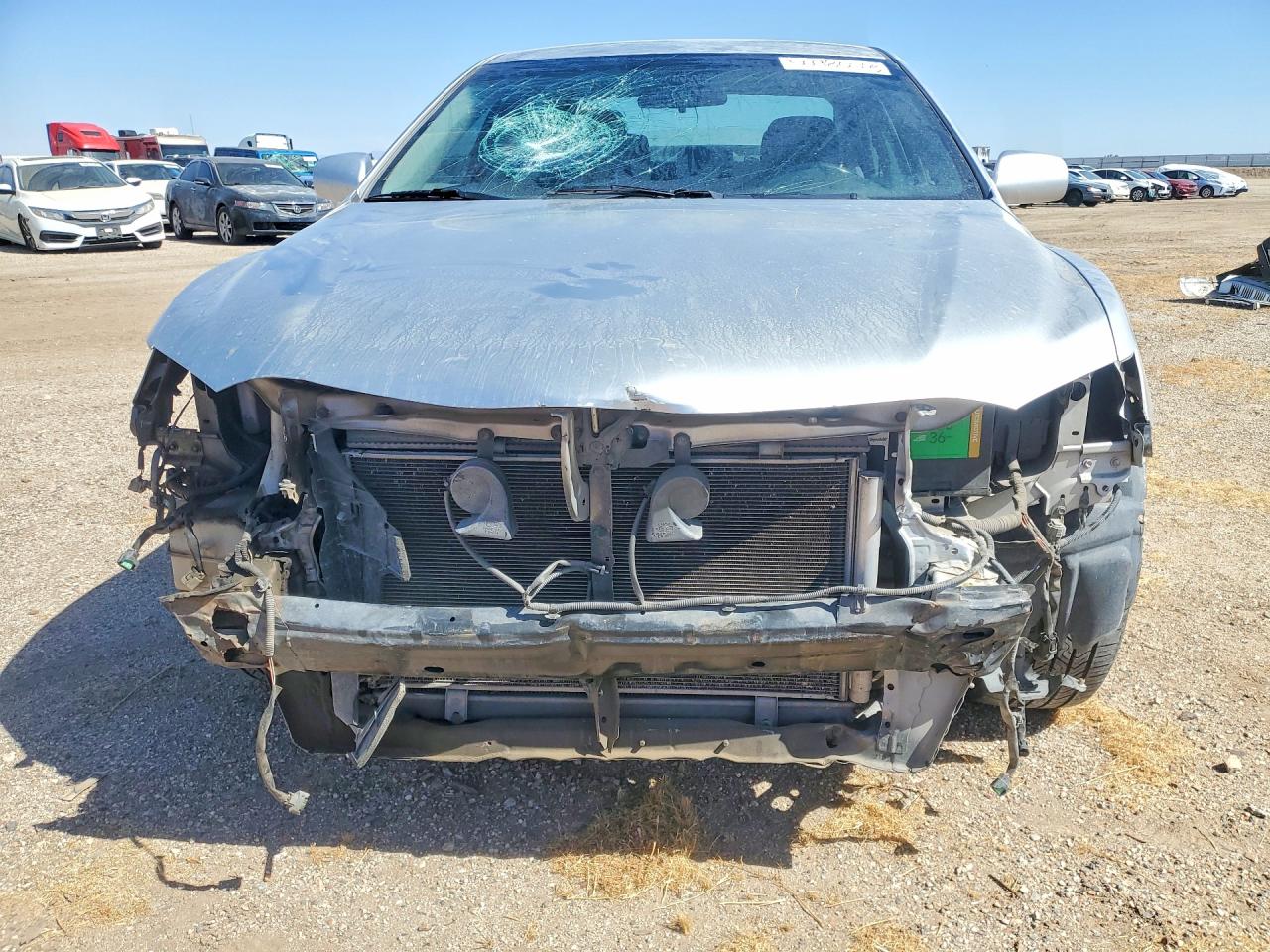 2010 TOYOTA CAMRY SE photo 5