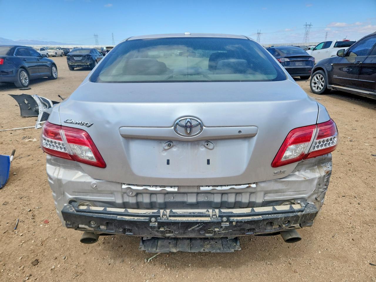 2010 TOYOTA CAMRY SE photo 6