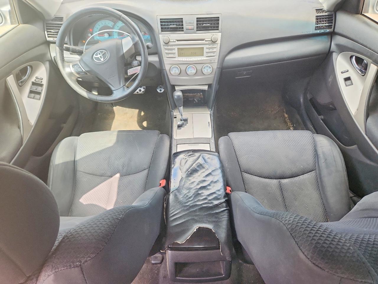 2010 TOYOTA CAMRY SE photo 8
