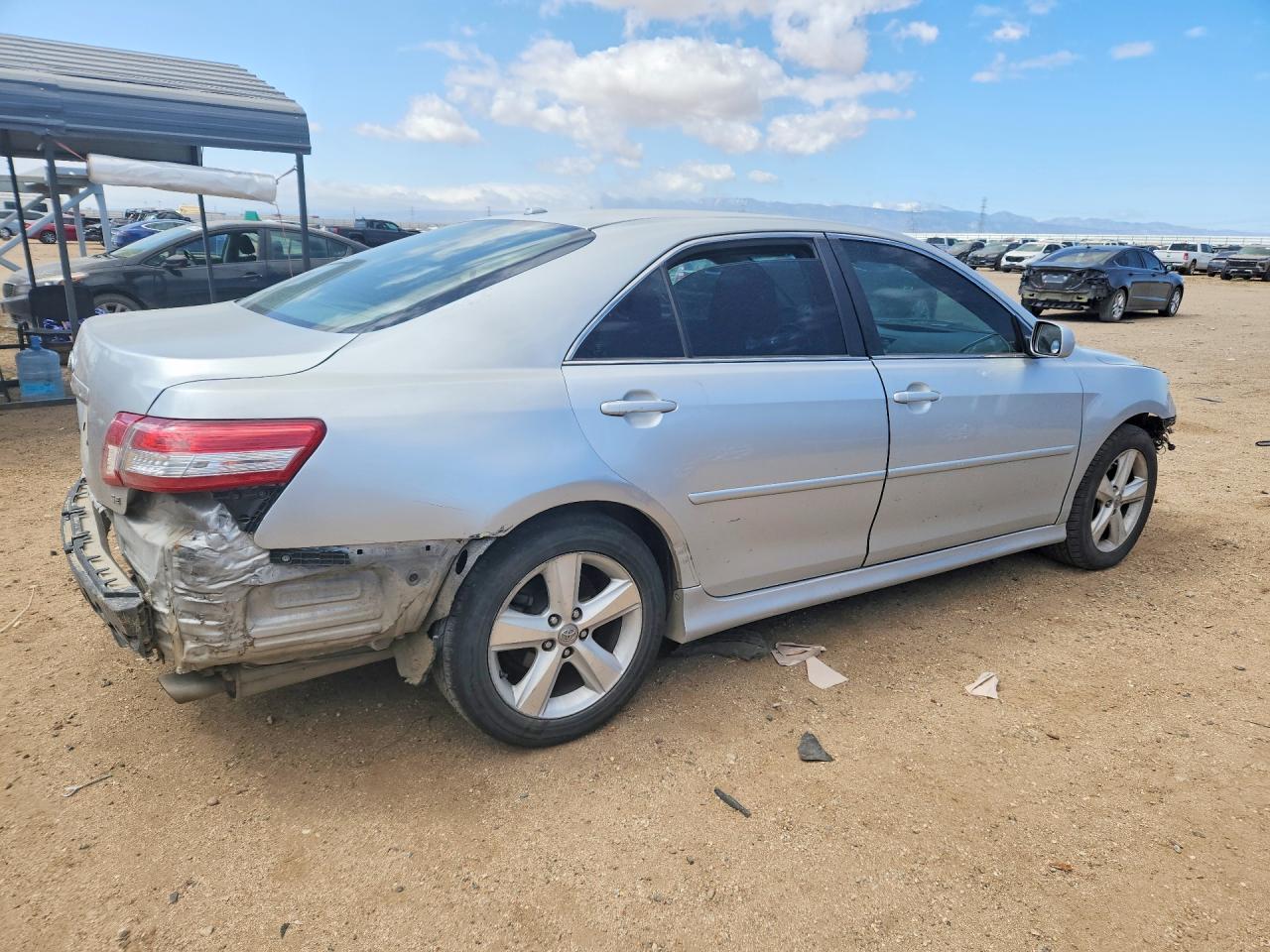 2010 TOYOTA CAMRY SE photo 3