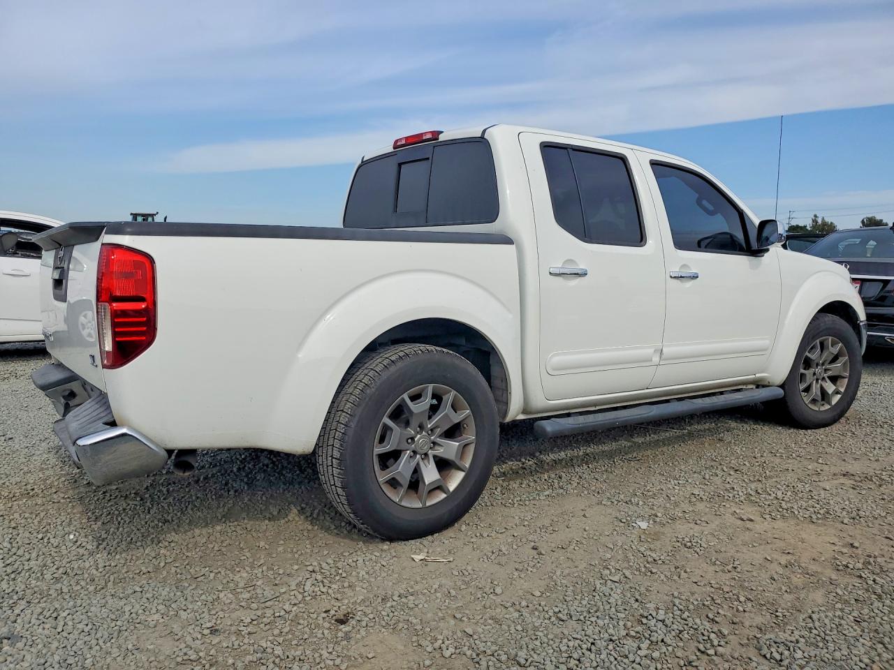 2019 NISSAN FRONTIER SL photo 5