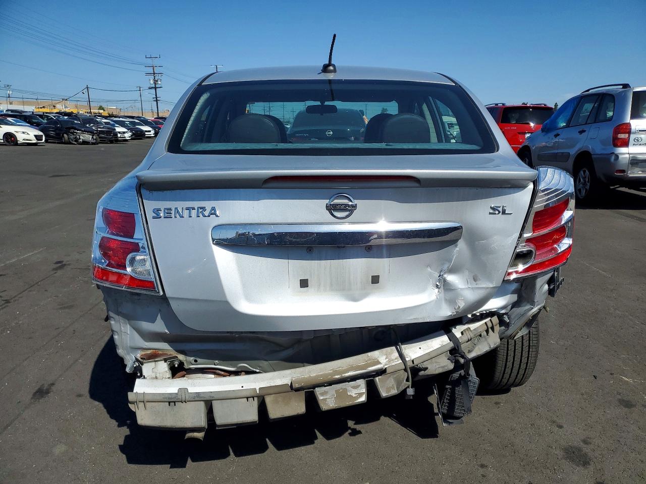 2011 NISSAN SENTRA 2.0 photo 11