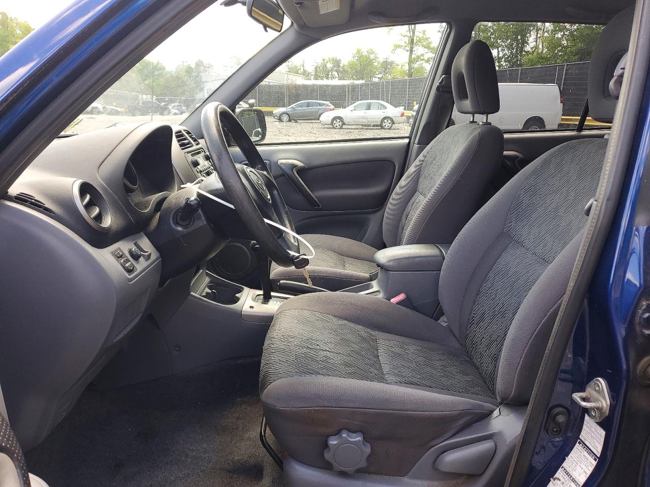 2002 TOYOTA RAV4 BASE photo 13