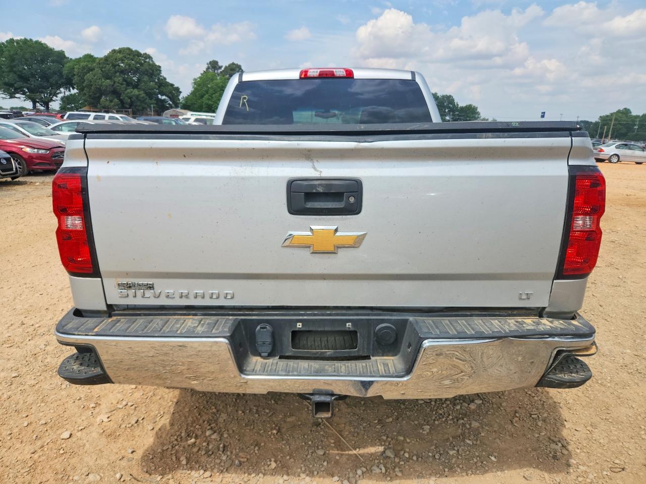 2017 CHEVROLET SILVERADO photo 11
