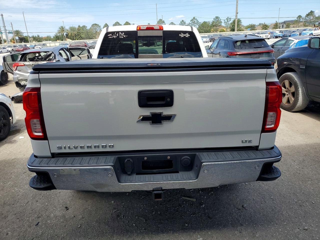 2016 CHEVROLET SILVERADO K1500 LTZ photo 6