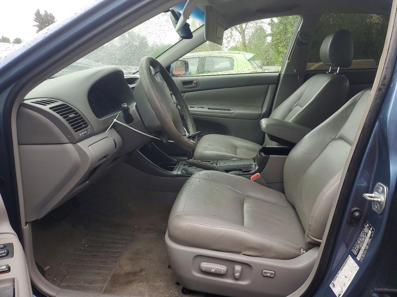 2004 TOYOTA CAMRY LE photo 19