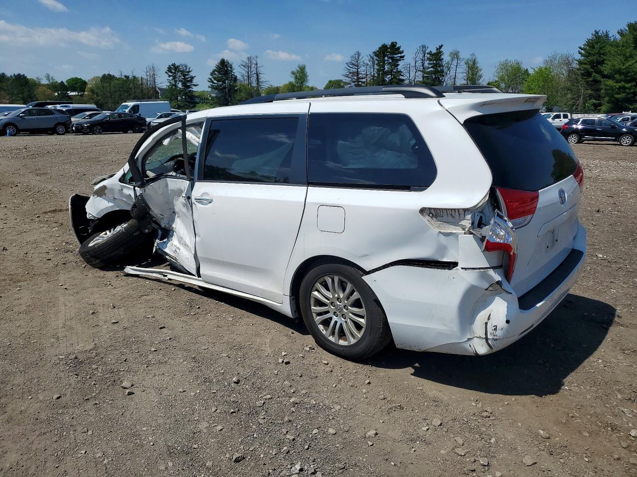 2014 TOYOTA SIENNA XLE 8-PASSENGER photo 3