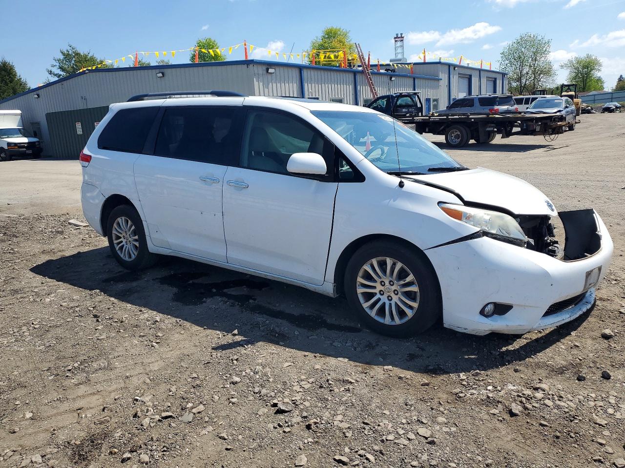 2014 TOYOTA SIENNA XLE 8-PASSENGER photo 7