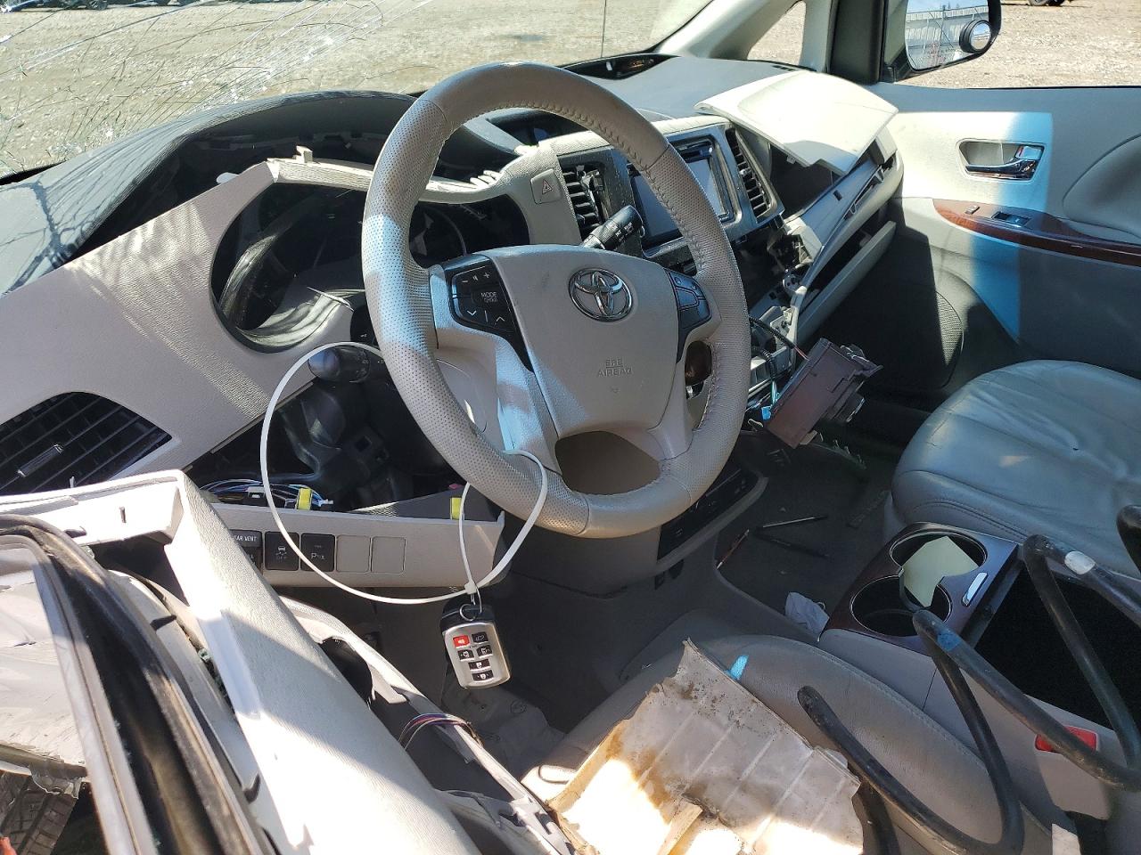 2014 TOYOTA SIENNA XLE 8-PASSENGER photo 15