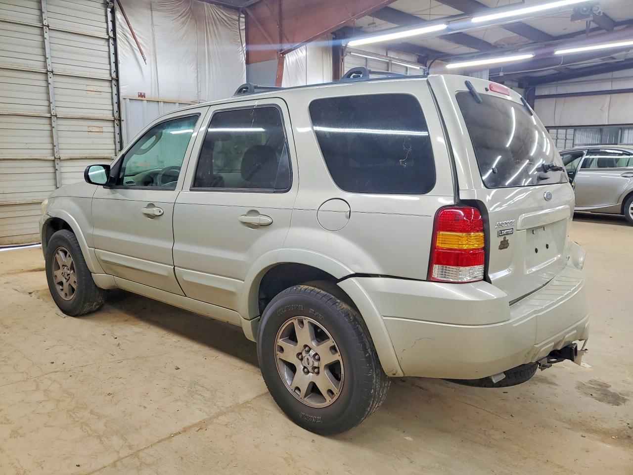 2005 FORD ESCAPE LIMITED photo 2