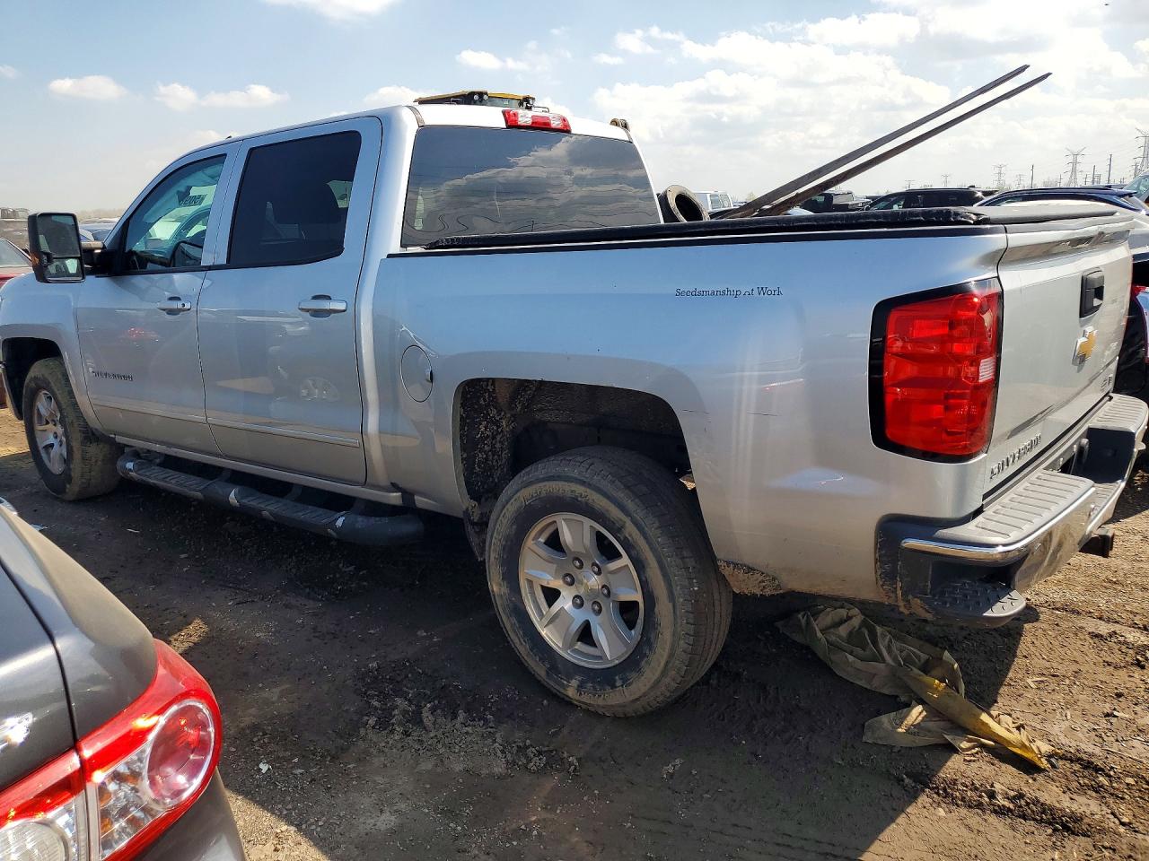 2017 CHEVROLET SILVERADO K1500 LT photo 4