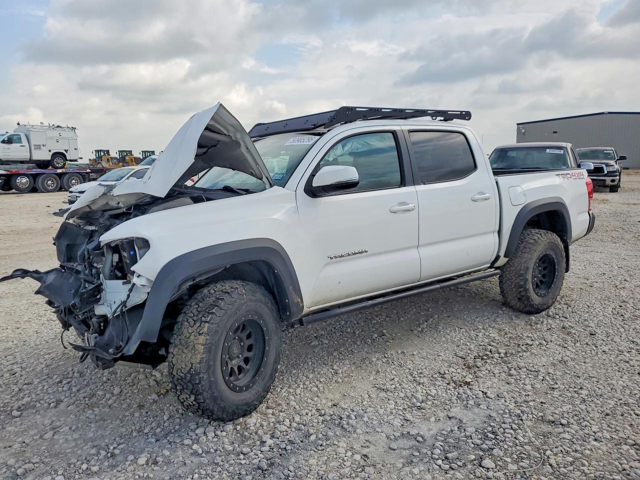 2017 TOYOTA TACOMA