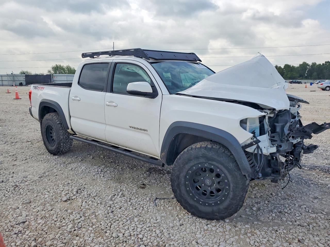 2017 TOYOTA TACOMA TRD OFF-ROAD photo 7