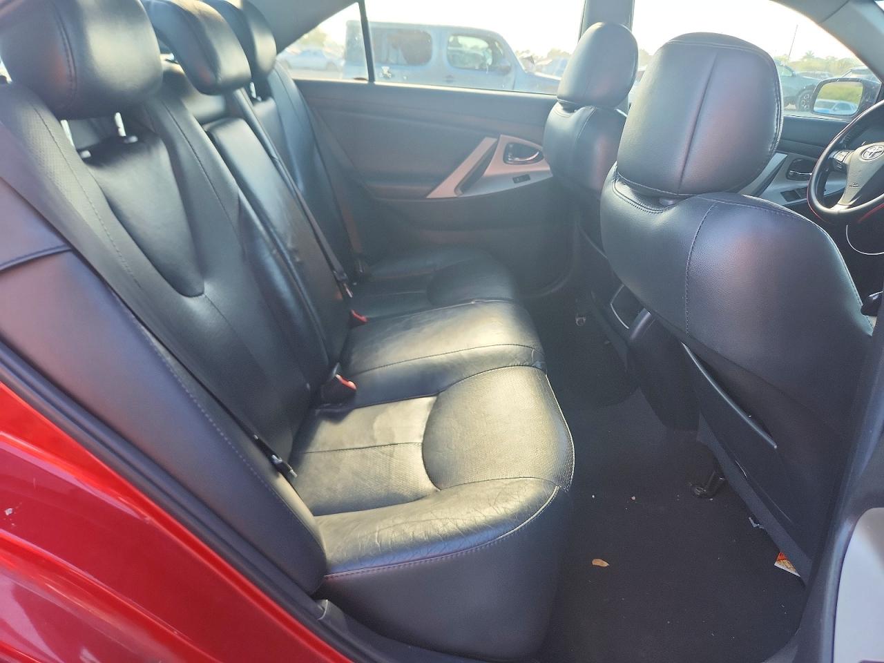 2011 TOYOTA CAMRY SE V6 photo 10