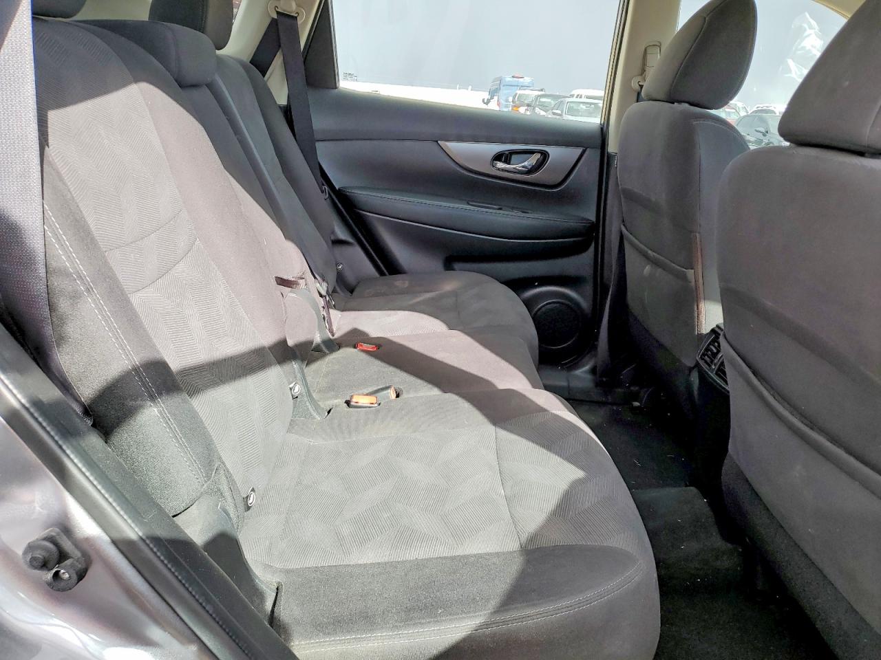 2016 NISSAN ROGUE S photo 19