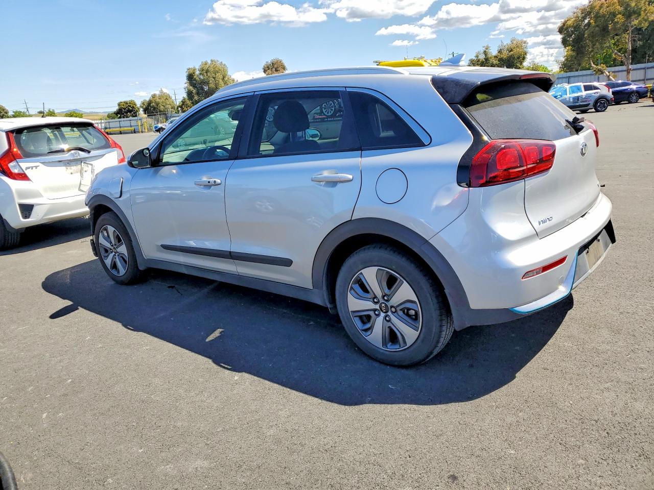 2019 KIA NIRO LX photo 3
