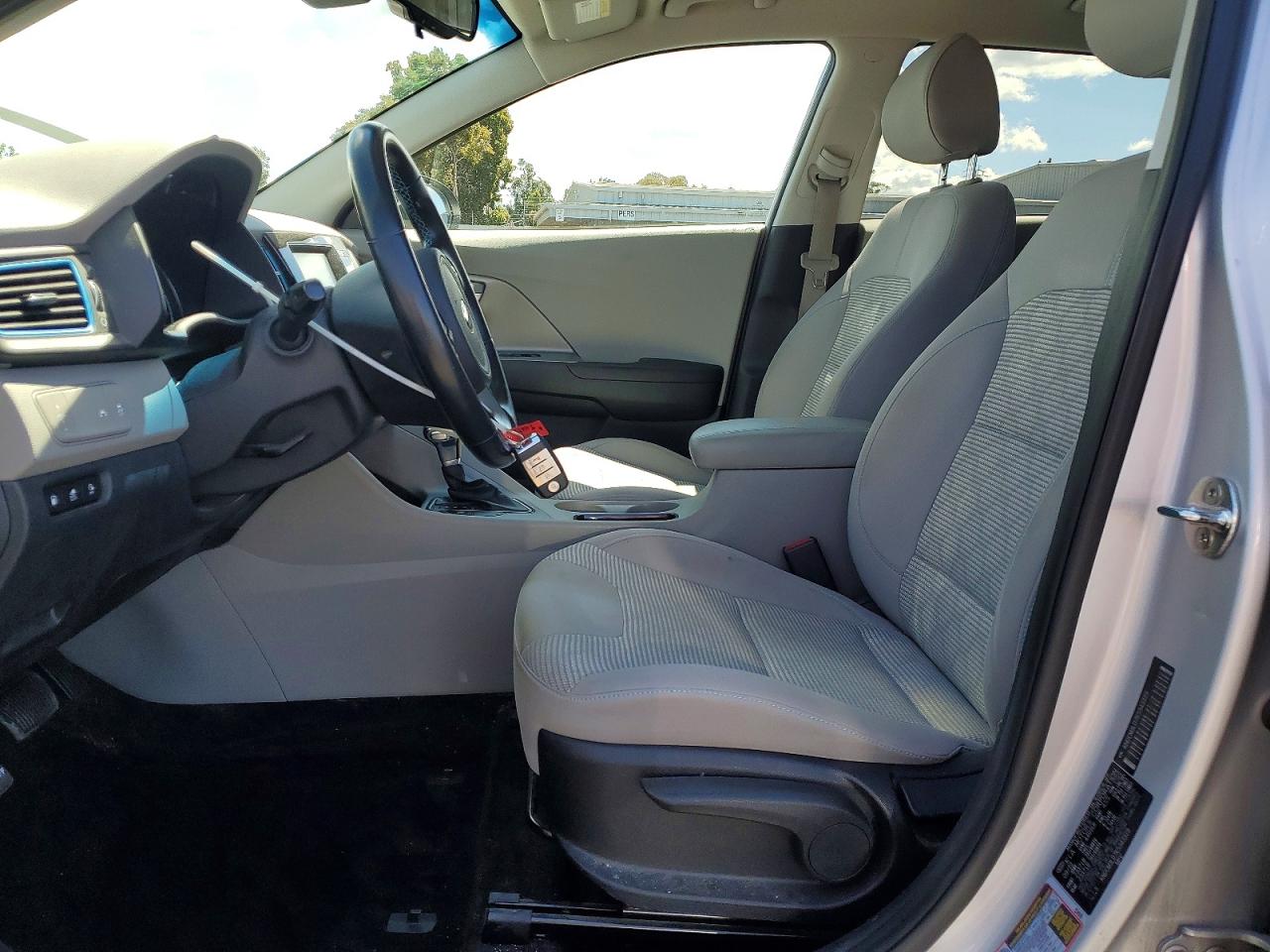 2019 KIA NIRO LX photo 13