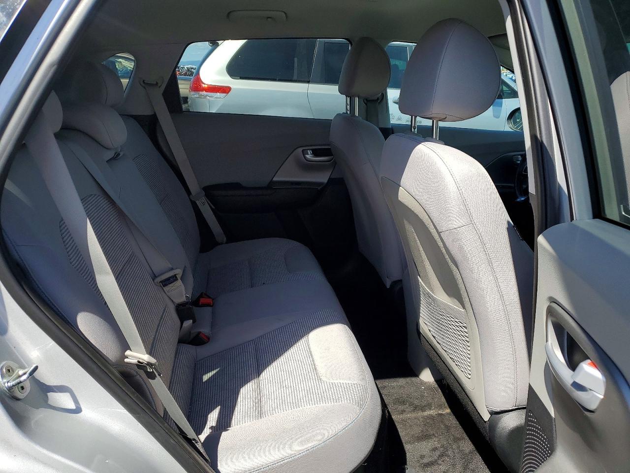 2019 KIA NIRO LX photo 19
