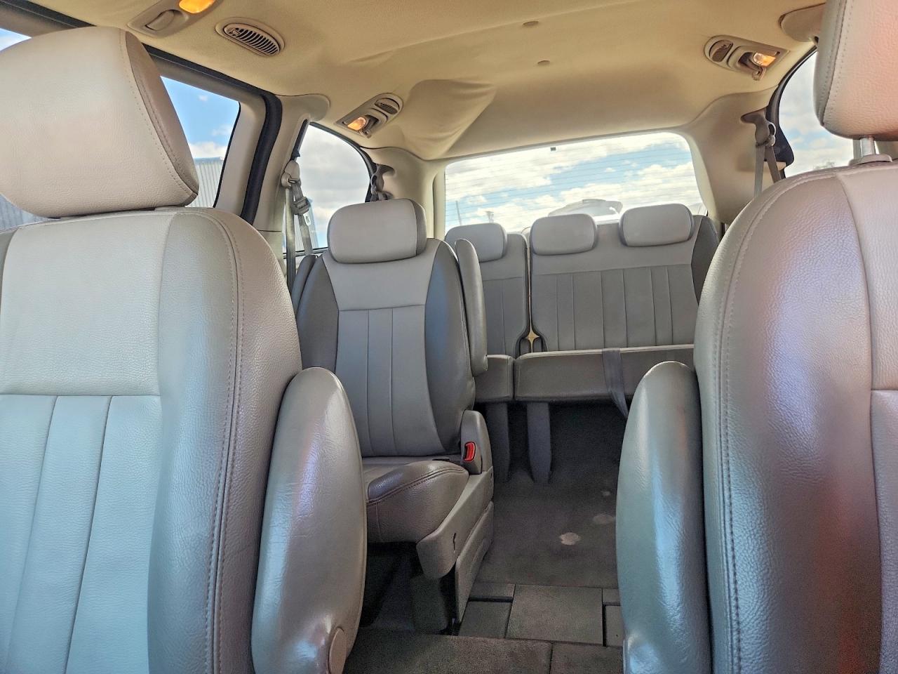 2005 CHRYSLER TOWN & COUNTRY TOURING photo 28