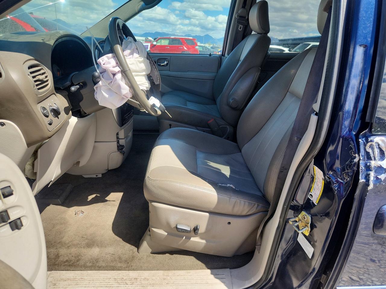 2005 CHRYSLER TOWN & COUNTRY TOURING photo 19