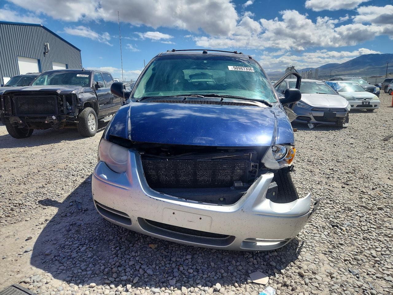 2005 CHRYSLER TOWN & COUNTRY TOURING photo 13