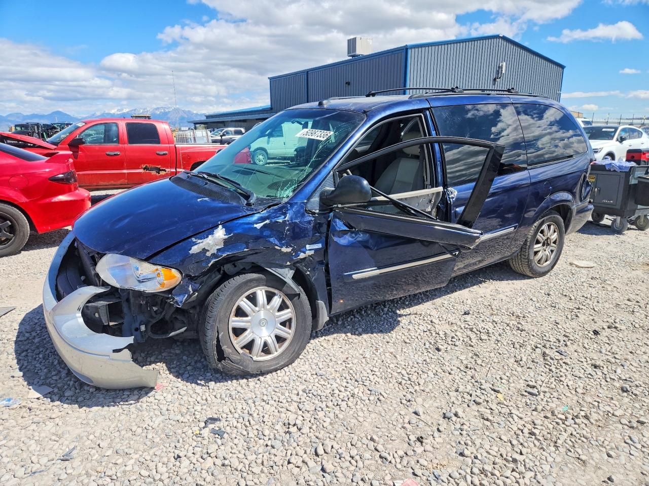 2005 CHRYSLER TOWN & COUNTRY