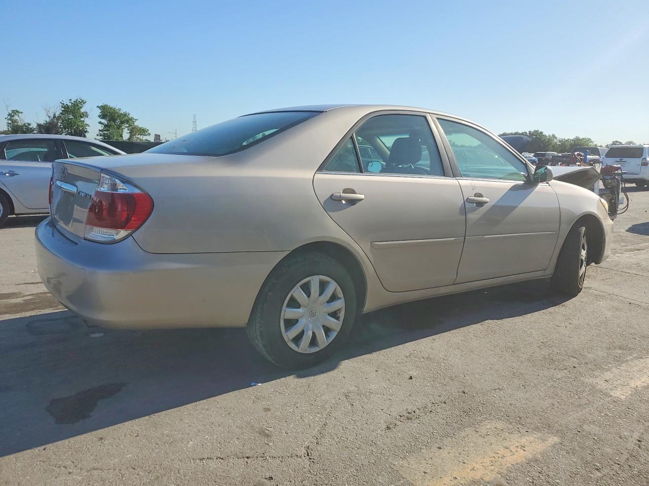 2005 TOYOTA CAMRY LE photo 3