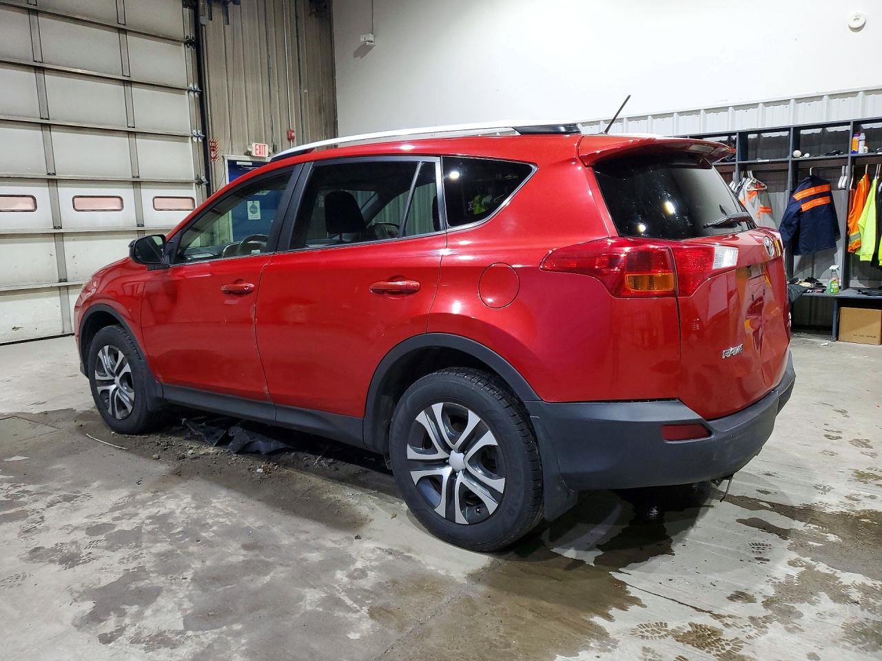 2015 TOYOTA RAV4 LE photo 4