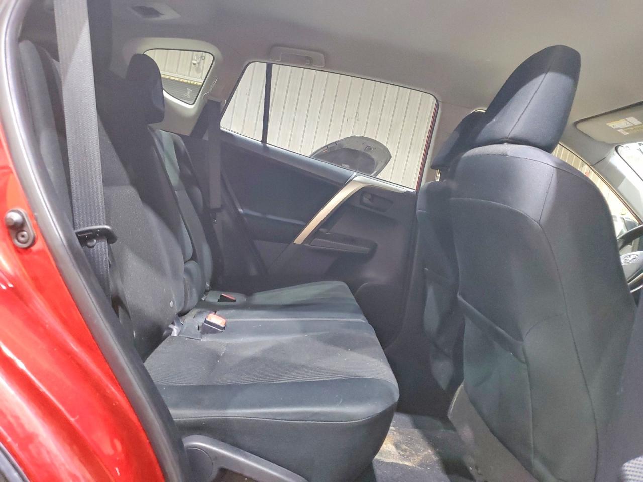 2015 TOYOTA RAV4 LE photo 31