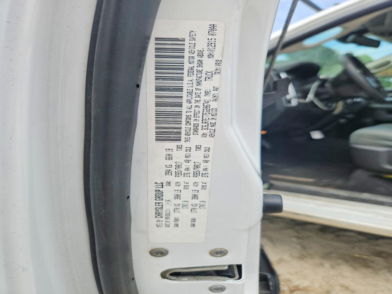 2014 RAM 1500 SLT photo 27