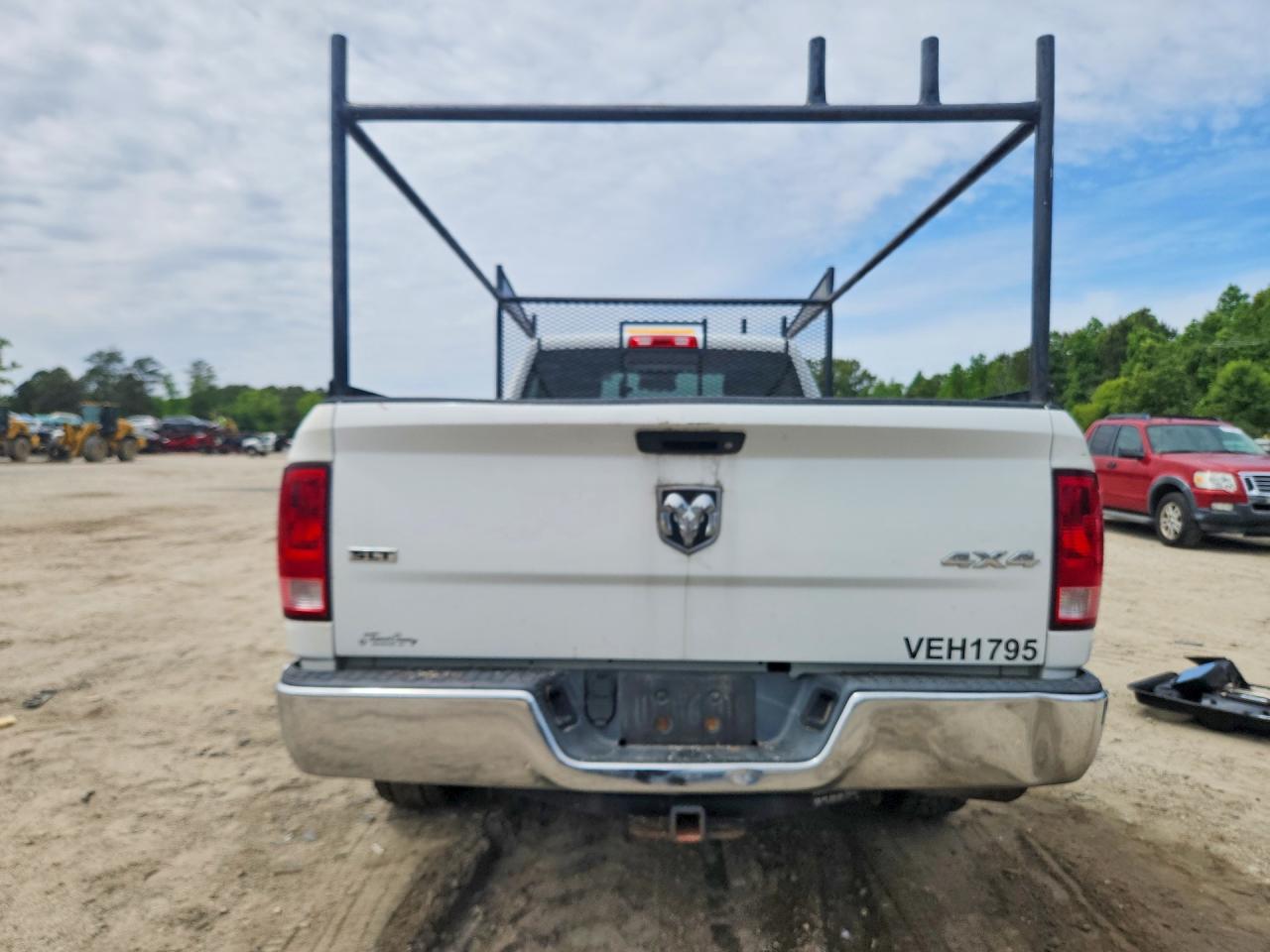 2014 RAM 1500 SLT photo 11