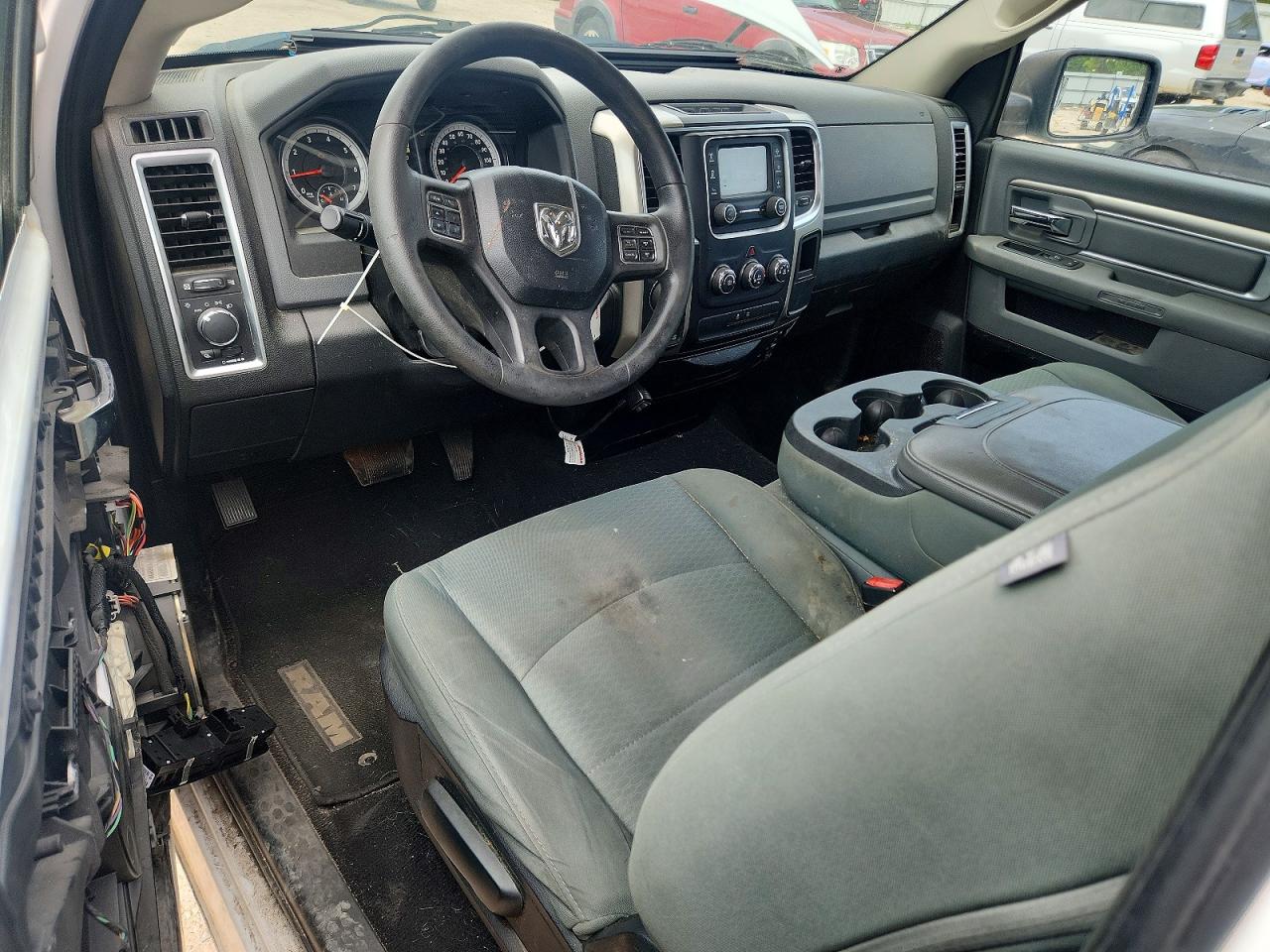 2014 RAM 1500 SLT photo 15