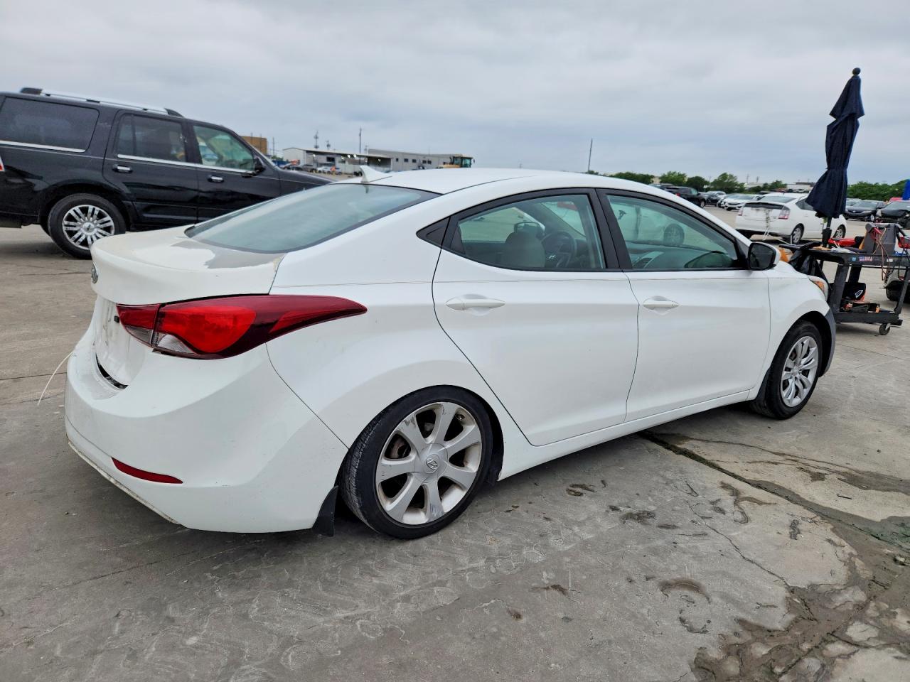 2014 HYUNDAI ELANTRA SE photo 7