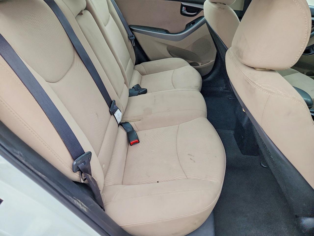2014 HYUNDAI ELANTRA SE photo 28