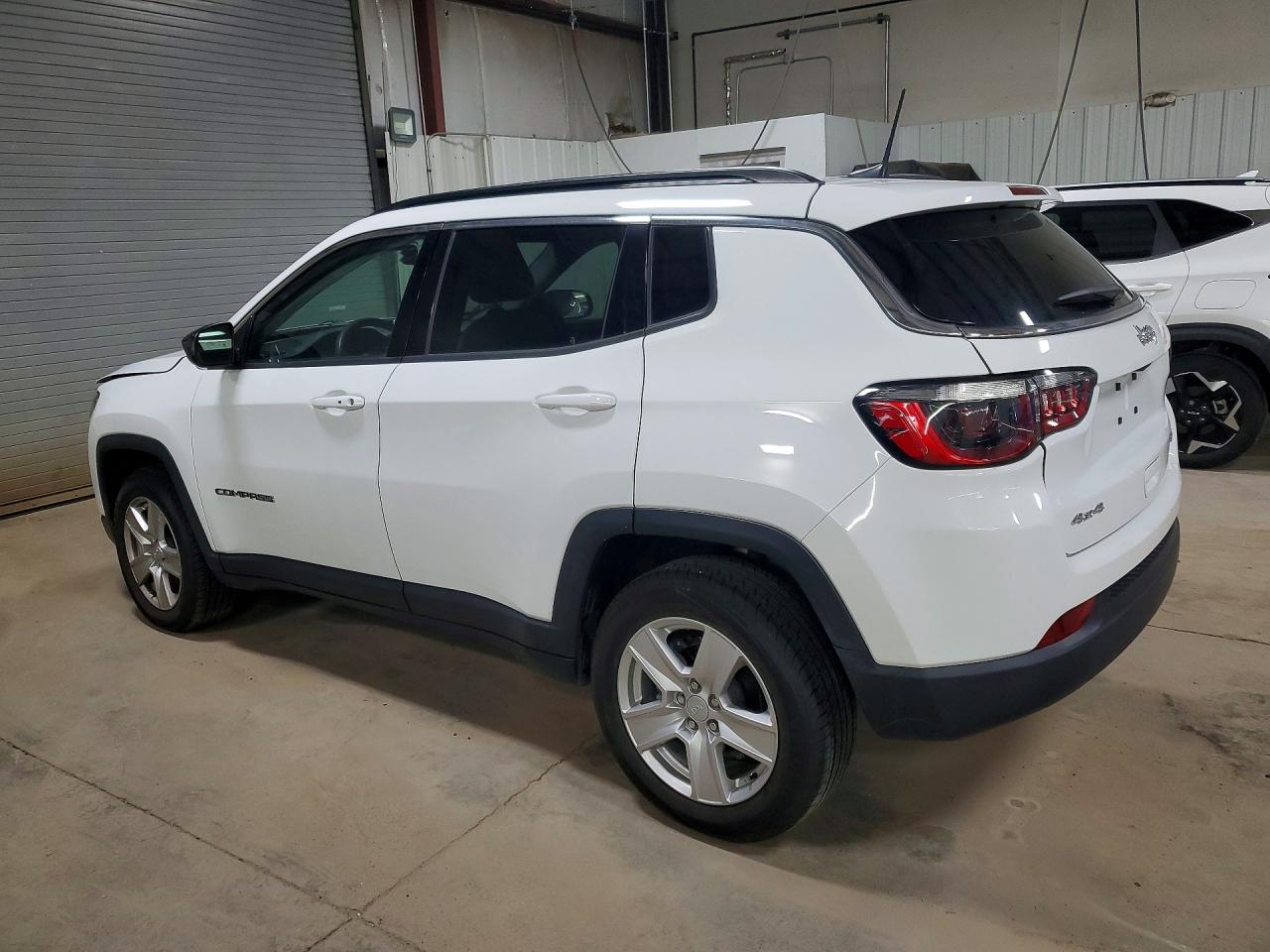 2022 JEEP COMPASS LATITUDE photo 2