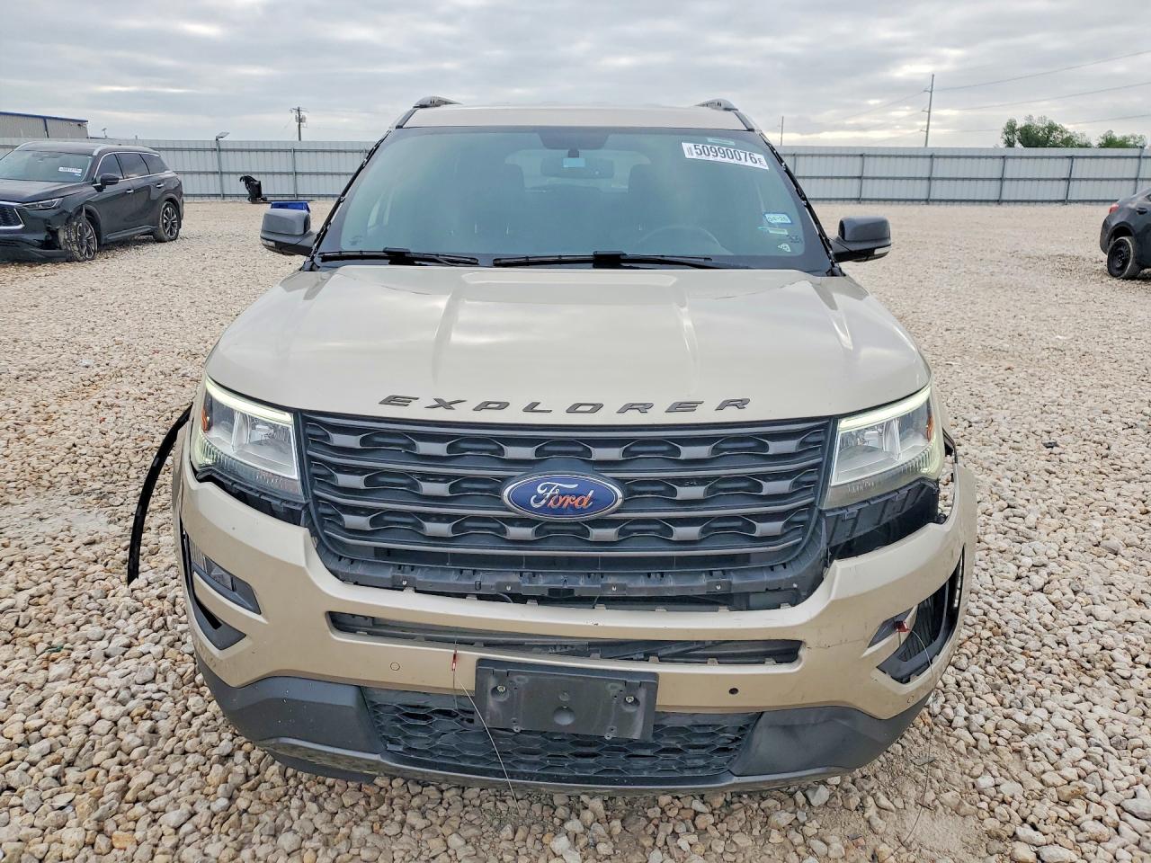 2017 FORD EXPLORER XLT photo 9