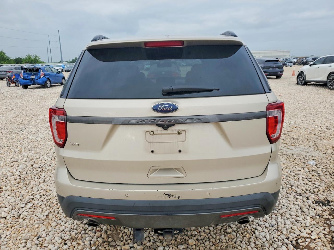 2017 FORD EXPLORER XLT photo 11