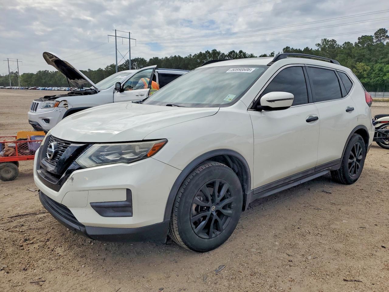 2017 NISSAN ROGUE