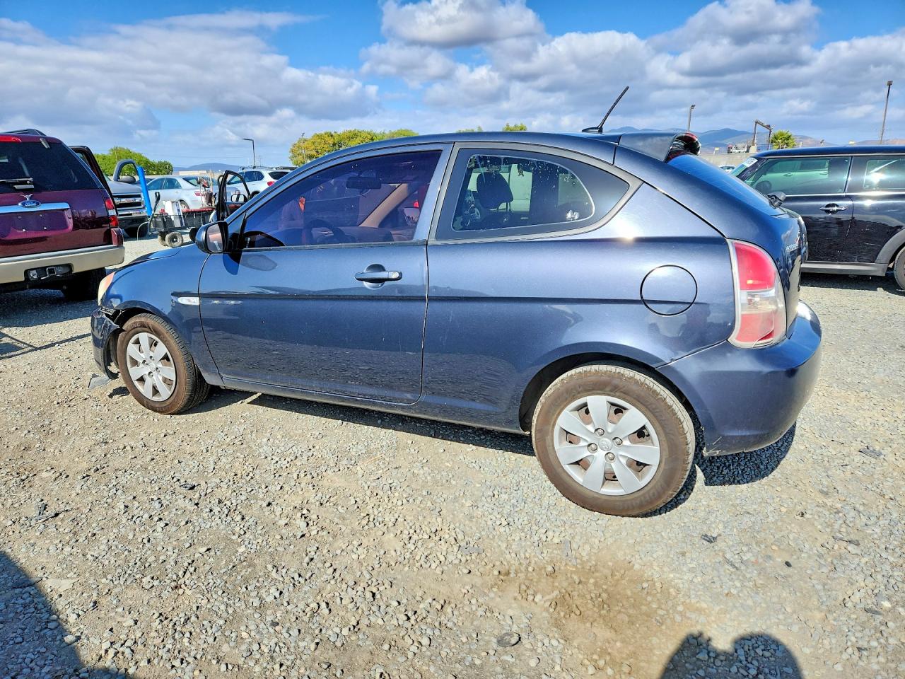 2010 HYUNDAI ACCENT GS photo 4