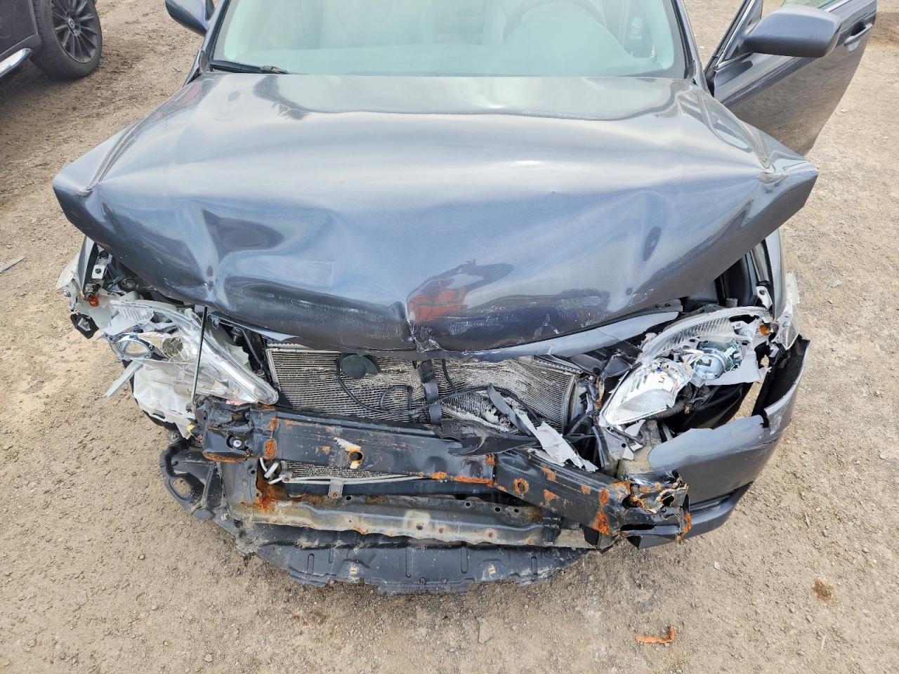 2011 TOYOTA CAMRY BASE photo 11