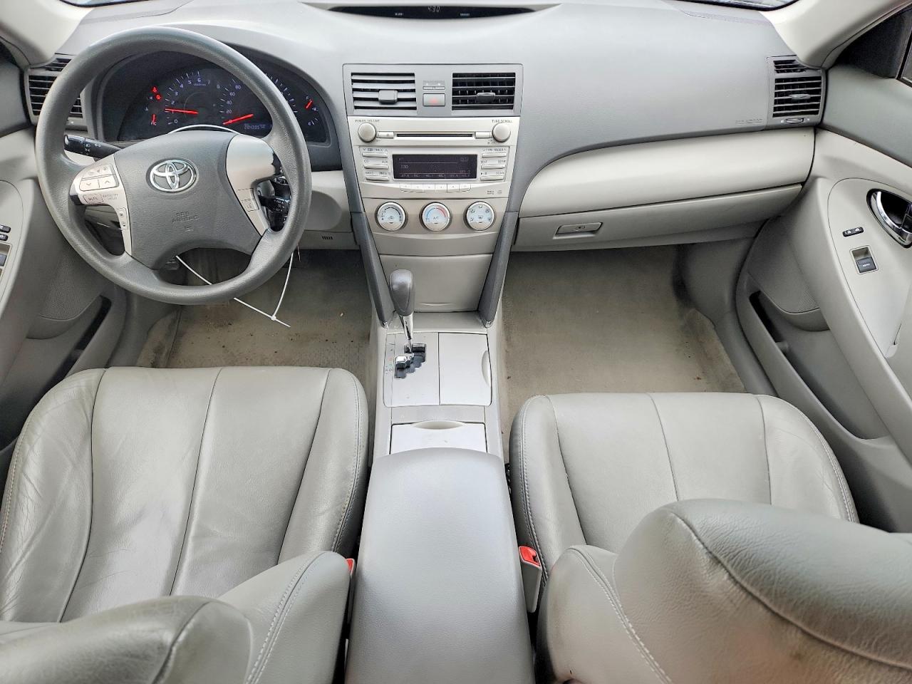 2011 TOYOTA CAMRY BASE photo 8