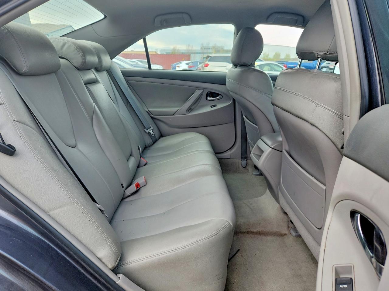 2011 TOYOTA CAMRY BASE photo 10