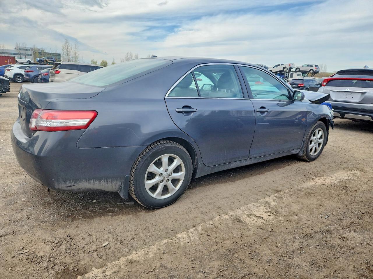 2011 TOYOTA CAMRY BASE photo 3