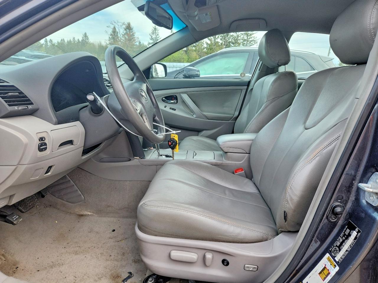 2011 TOYOTA CAMRY BASE photo 7