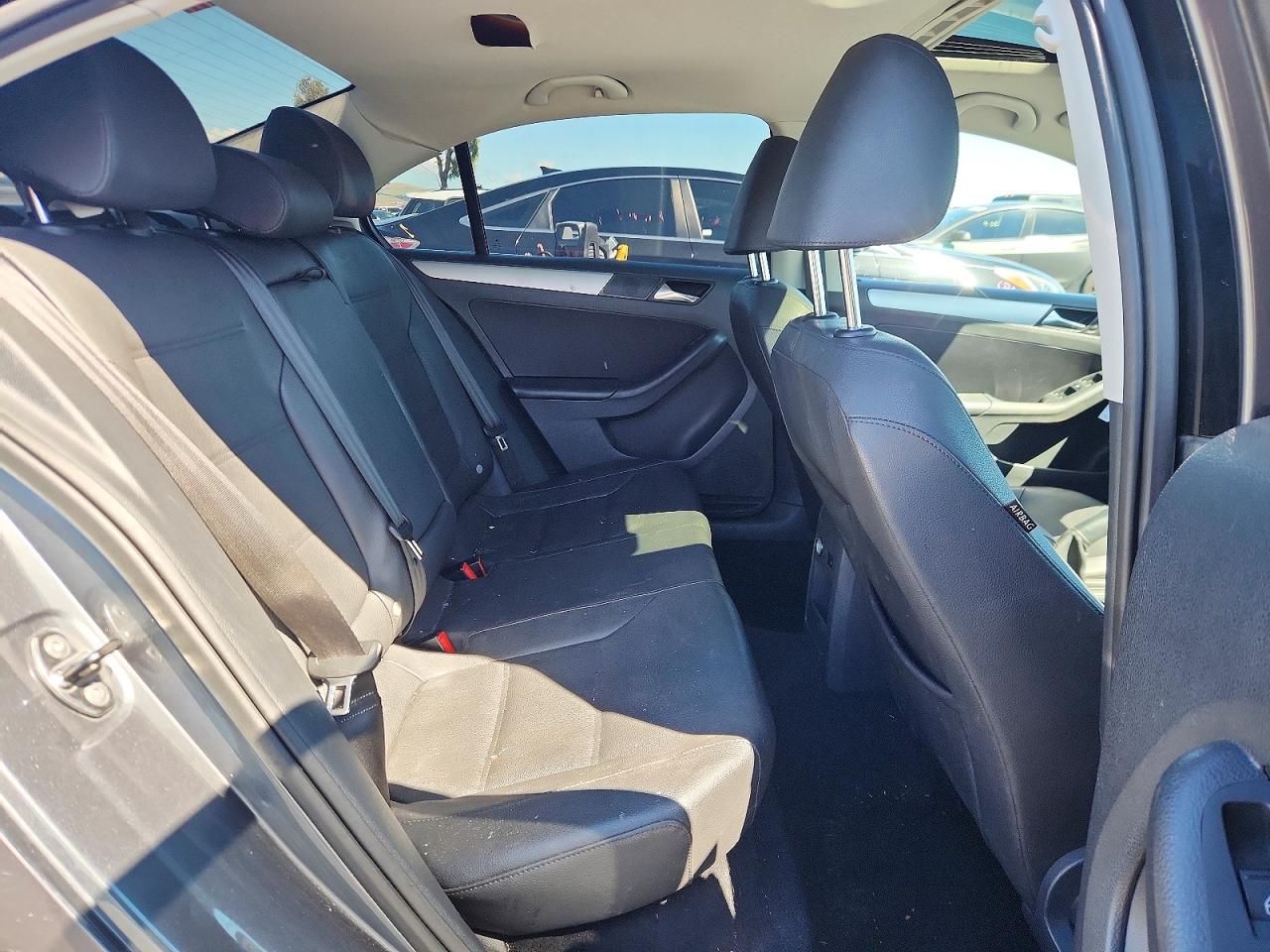 2012 VOLKSWAGEN JETTA SEL photo 19