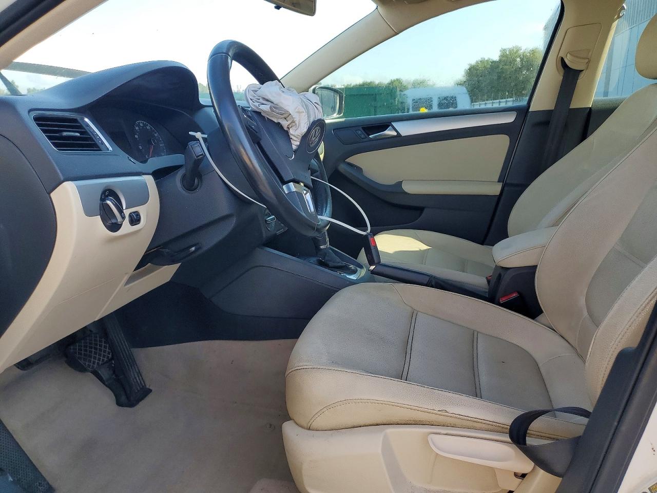 2011 VOLKSWAGEN JETTA SEL photo 7