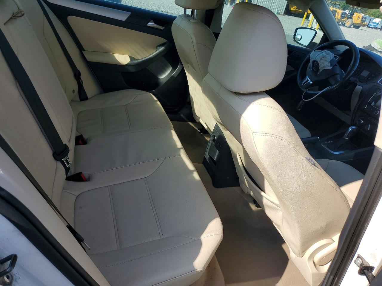 2011 VOLKSWAGEN JETTA SEL photo 10