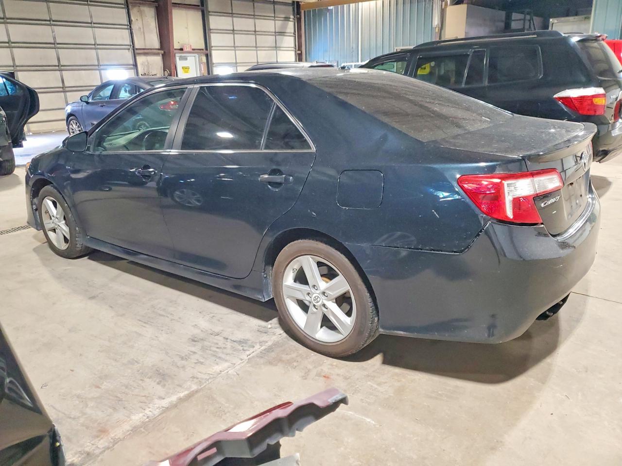 2012 TOYOTA CAMRY SE photo 4