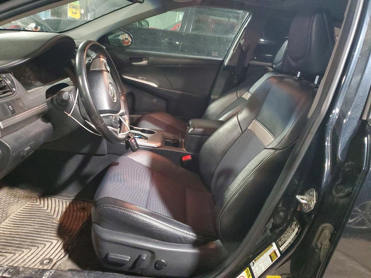 2012 TOYOTA CAMRY SE photo 19